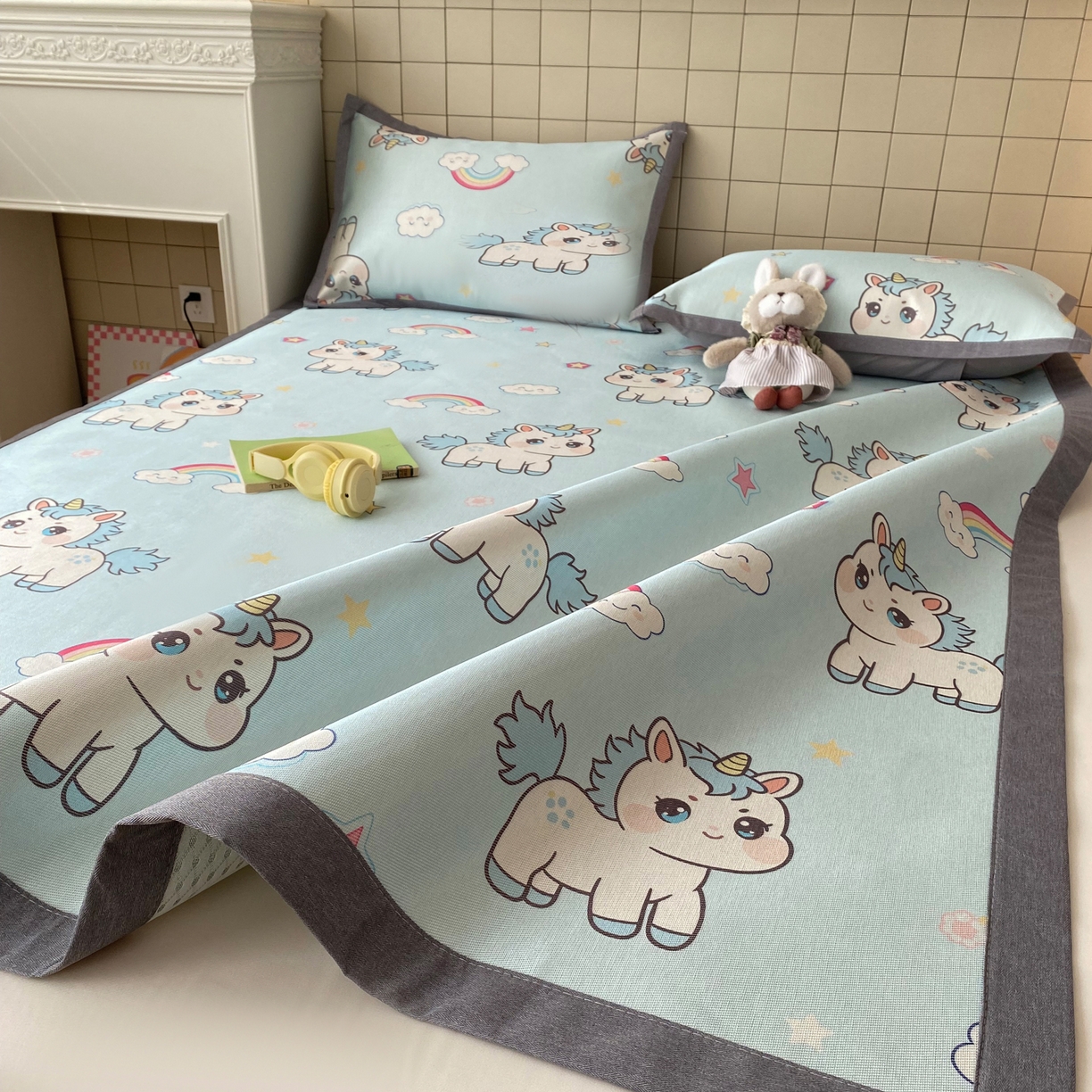 91家纺网 家纺一手货源 找家纺 金盛纺 2025新款高克重牛奶绒印花系列单床单(可定制) 桃心草莓