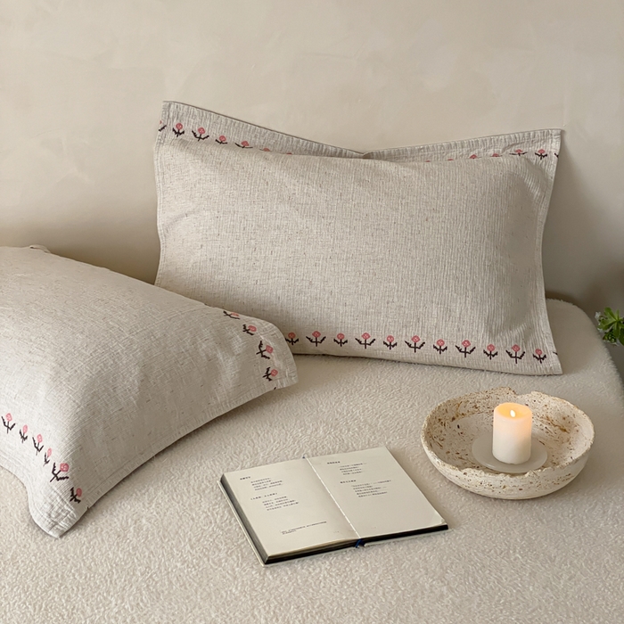 91家纺网 家纺一手货源 找家纺 麻依 2026新款四层纱布亚麻枕巾棉麻 风信子