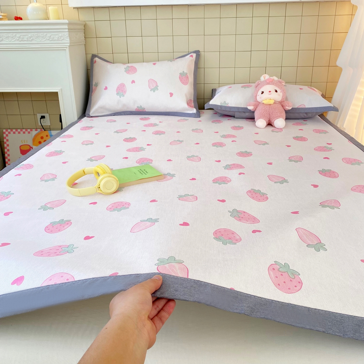 91家纺网 家纺一手货源 找家纺 金盛纺 2026新款A类数码印花冰丝席(可定制)-床席款 草莓心