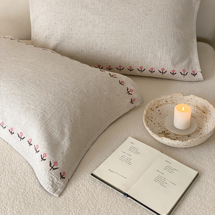 91家纺网 家纺一手货源 找家纺 麻依 2026新款四层纱布亚麻枕巾棉麻 风信子