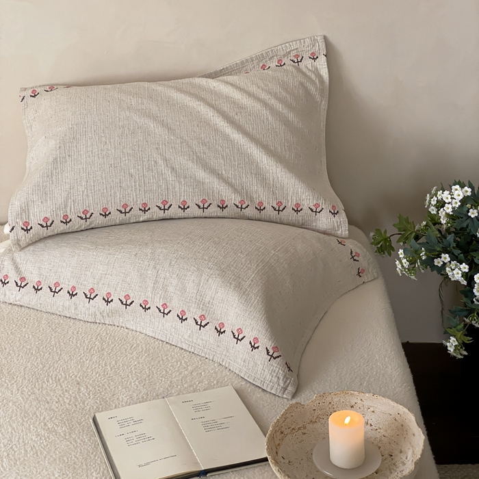 91家纺网 家纺一手货源 找家纺 麻依 2026新款四层纱布亚麻枕巾棉麻 风信子