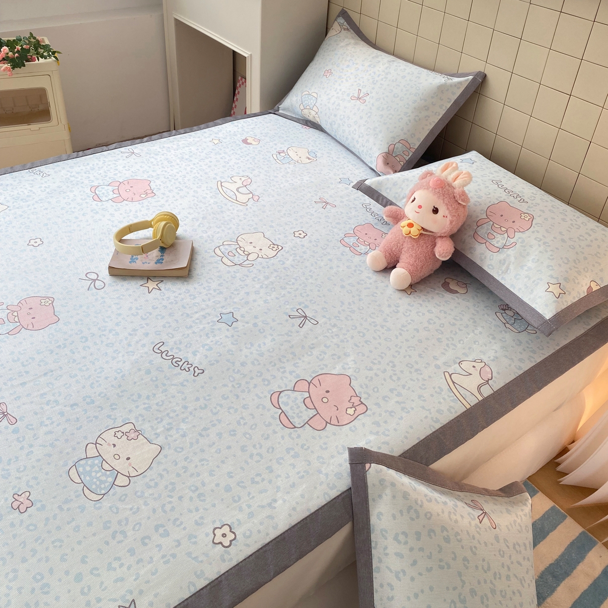 91家纺网 家纺一手货源 找家纺 金盛纺 2026新款A类数码印花冰丝席(可定制)-床席款 蓝猫