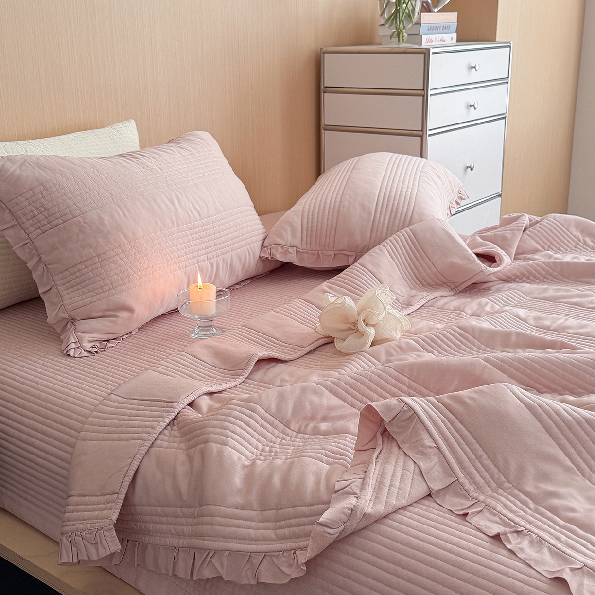 91家纺网 家纺一手货源 找家纺 漫调家纺 2026新款韩国莫代尔夏被床盖系列-花边款 柔粉