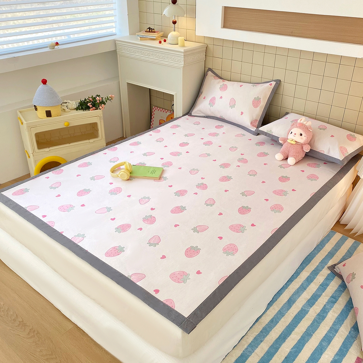 91家纺网 家纺一手货源 找家纺 金盛纺 2026新款A类数码印花冰丝席(可定制)-床席款 草莓心