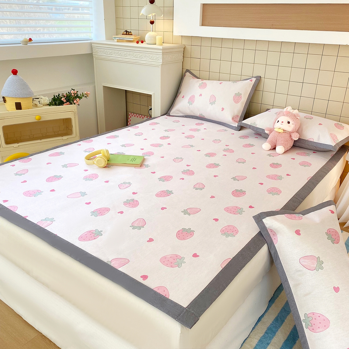 91家纺网 家纺一手货源 找家纺 金盛纺 2026新款A类数码印花冰丝席(可定制)-床席款 草莓心