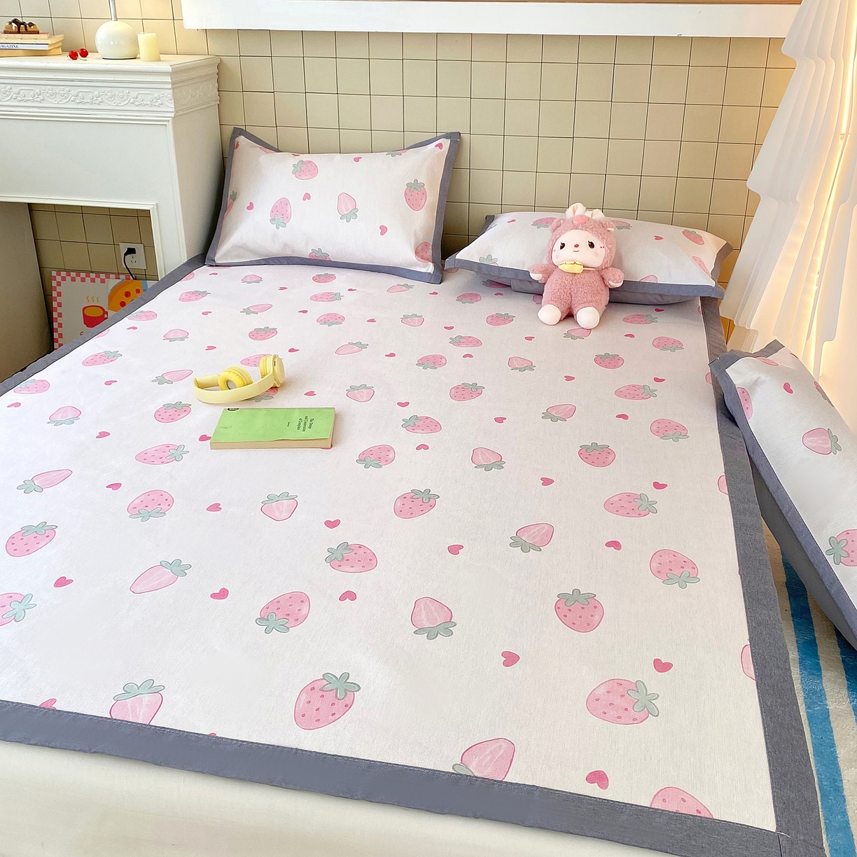 91家纺网 家纺一手货源 找家纺 金盛纺 2026新款A类数码印花冰丝席(可定制)-床席款 草莓心