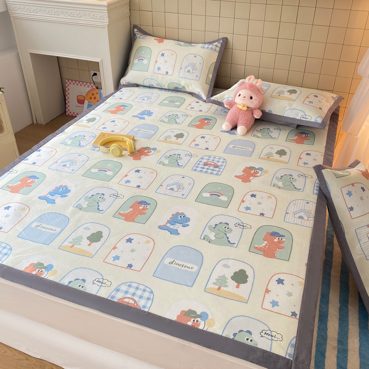 91家纺网 家纺一手货源 找家纺 金盛纺 2026新款A类数码印花冰丝席(可定制)-床席款 夏日萌龙记