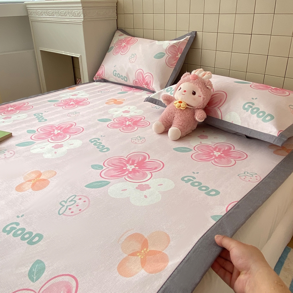 91家纺网 家纺一手货源 找家纺 金盛纺 2026新款A类数码印花冰丝席(可定制)-床席款 花间甜语