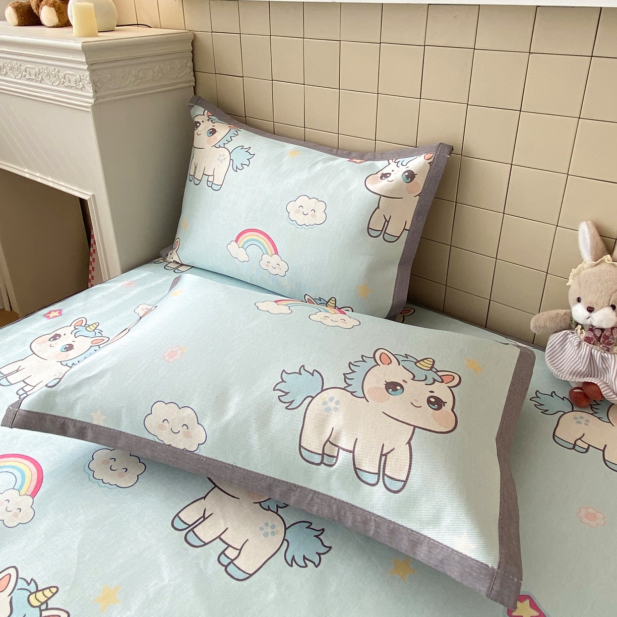 91家纺网 家纺一手货源 找家纺 金盛纺 2026新款A类数码印花冰丝席(可定制)-床席款 彩虹小马