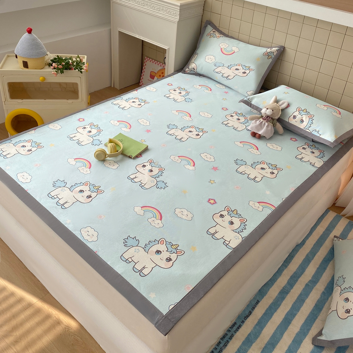 91家纺网 家纺一手货源 找家纺 金盛纺 2026新款A类数码印花冰丝席(可定制)-床席款 彩虹小马