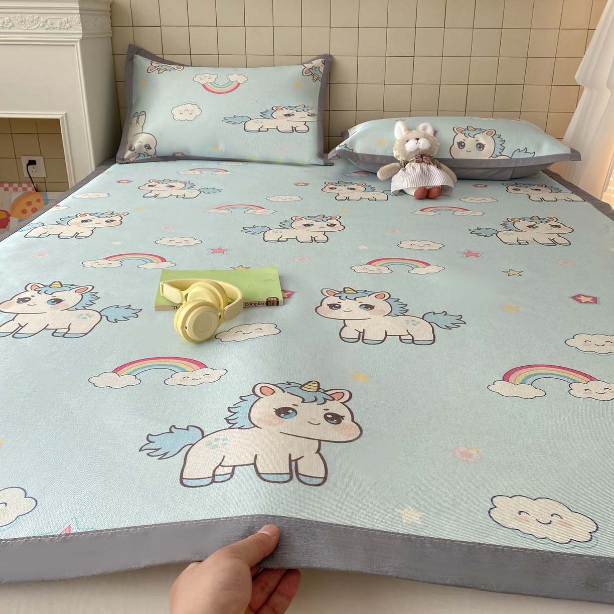 91家纺网 家纺一手货源 找家纺 金盛纺 2026新款A类数码印花冰丝席(可定制)-床席款 彩虹小马