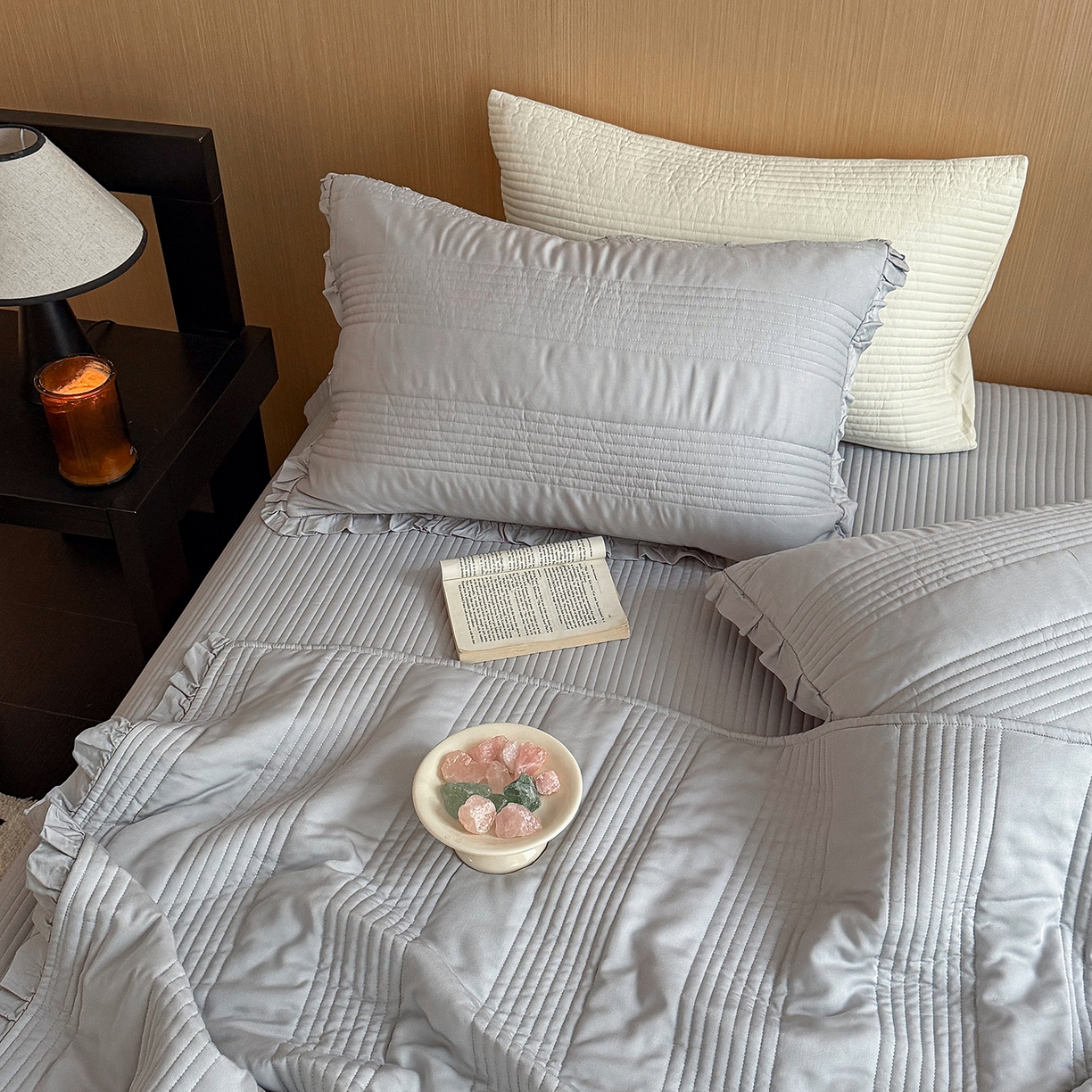 91家纺网 家纺一手货源 找家纺 漫调家纺 2026新款韩国莫代尔夏被床盖系列-花边款 雾灰