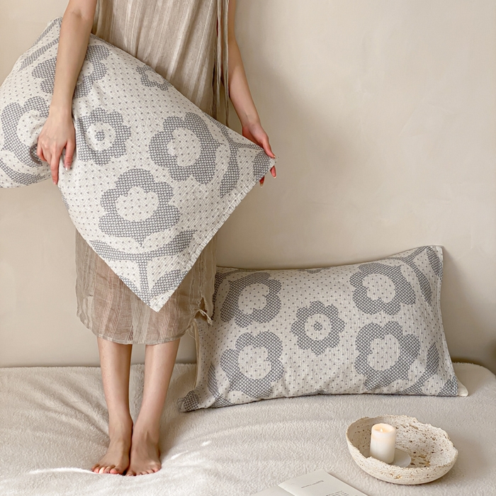 91家纺网 家纺一手货源 找家纺 麻依 2026新款四层纱布亚麻枕巾棉麻 君梦