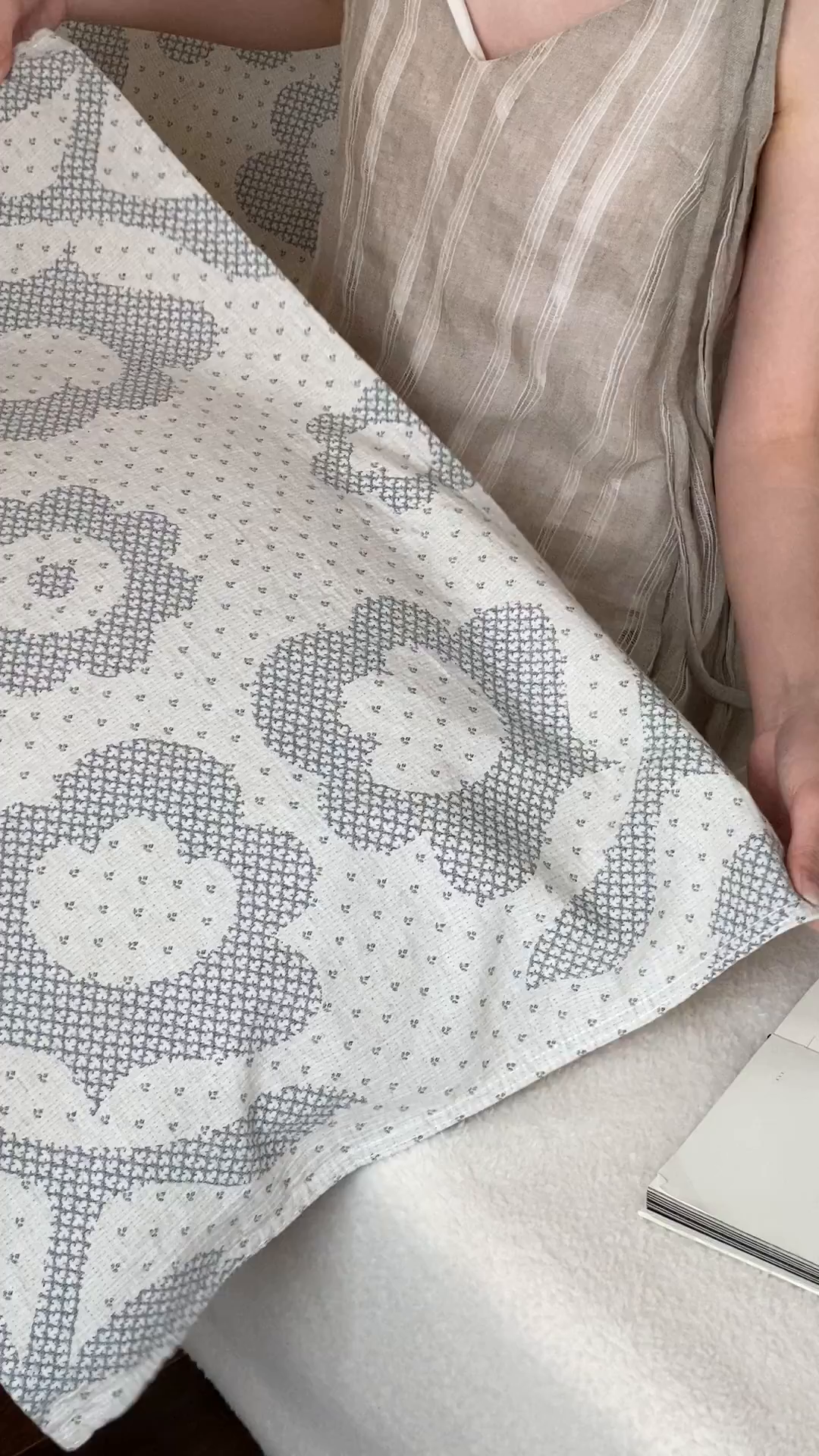 91家纺网 家纺一手货源 找家纺 麻依 2026新款四层纱布亚麻枕巾棉麻 君梦