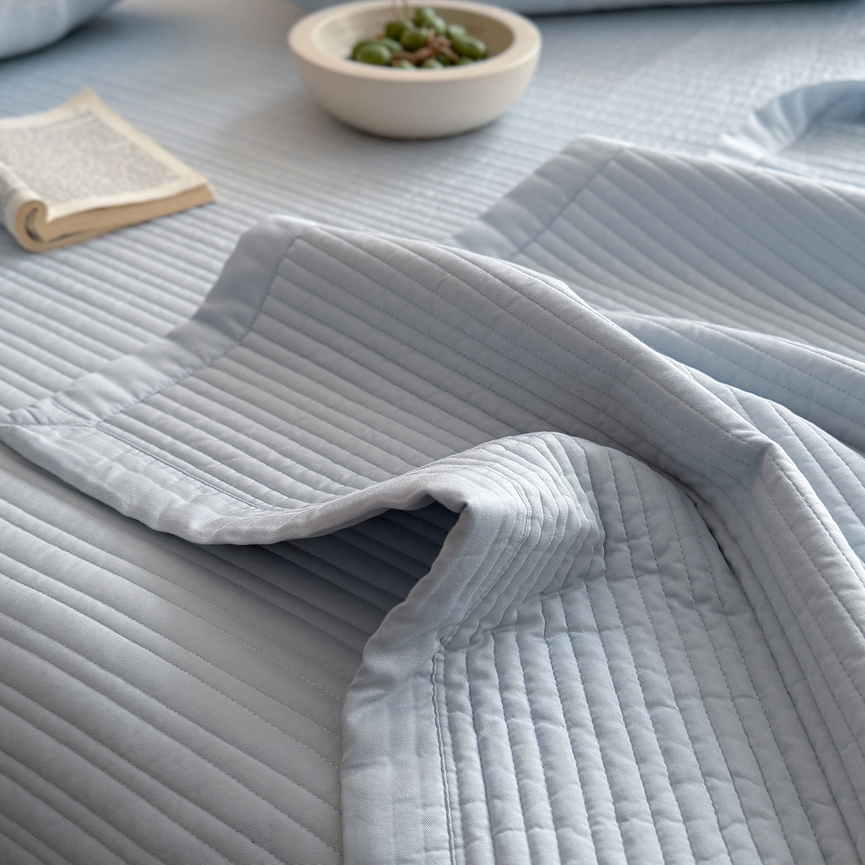 91家纺网 家纺一手货源 找家纺 （总）漫调家纺 2026新款韩国莫代尔夏被床盖系列-宽边直条款