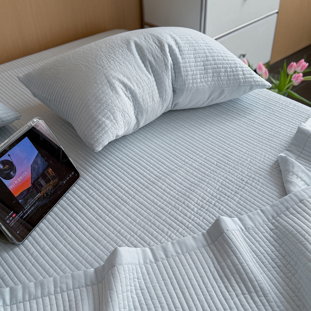 91家纺网 家纺一手货源 找家纺 （总）漫调家纺 2026新款韩国莫代尔夏被床盖系列-宽边直条款