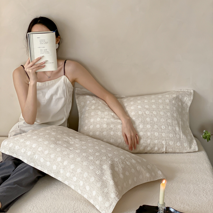 91家纺网 家纺一手货源 找家纺 麻依 2026新款四层纱布亚麻枕巾棉麻 圆点