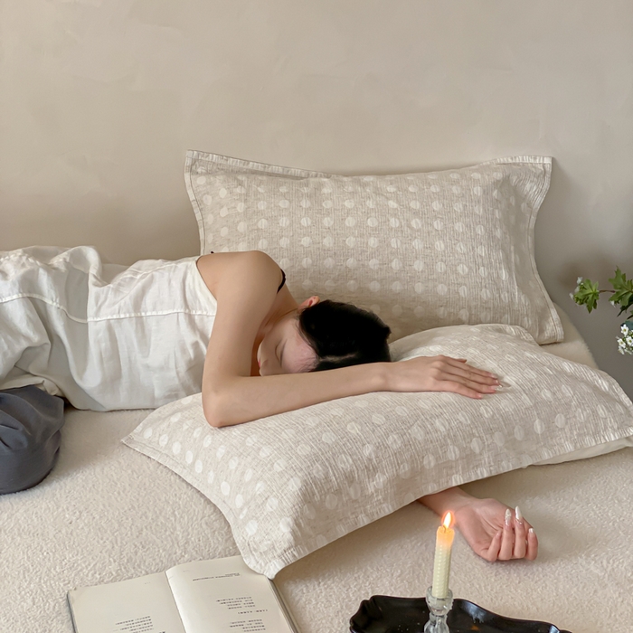 91家纺网 家纺一手货源 找家纺 麻依 2026新款四层纱布亚麻枕巾棉麻 圆点