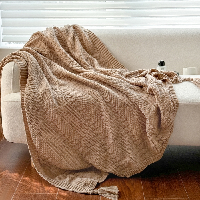 91家纺网 家纺一手货源 找家纺 丹本家纺 2026新款针织毛毯鹿毛绒纯色流苏航空休闲毯办公午睡盖毯多功能装饰毯 丁香咖