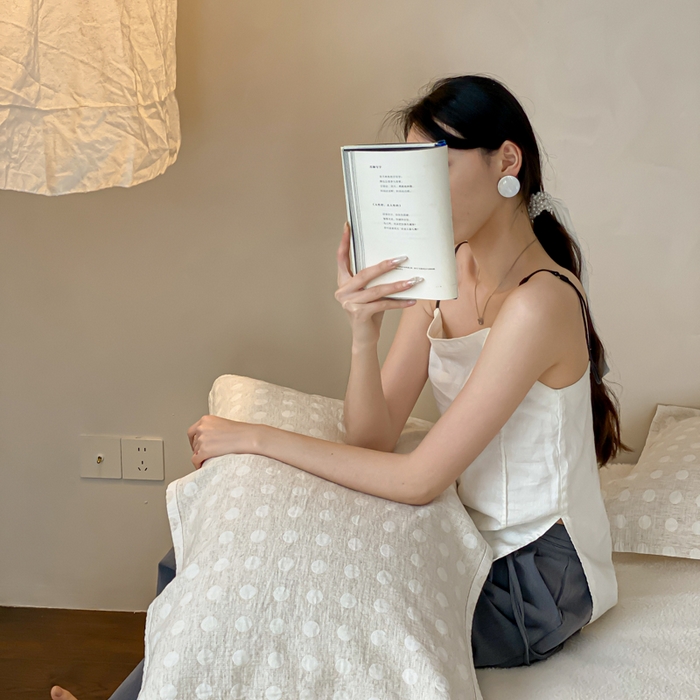 91家纺网 家纺一手货源 找家纺 麻依 2026新款四层纱布亚麻枕巾棉麻 圆点