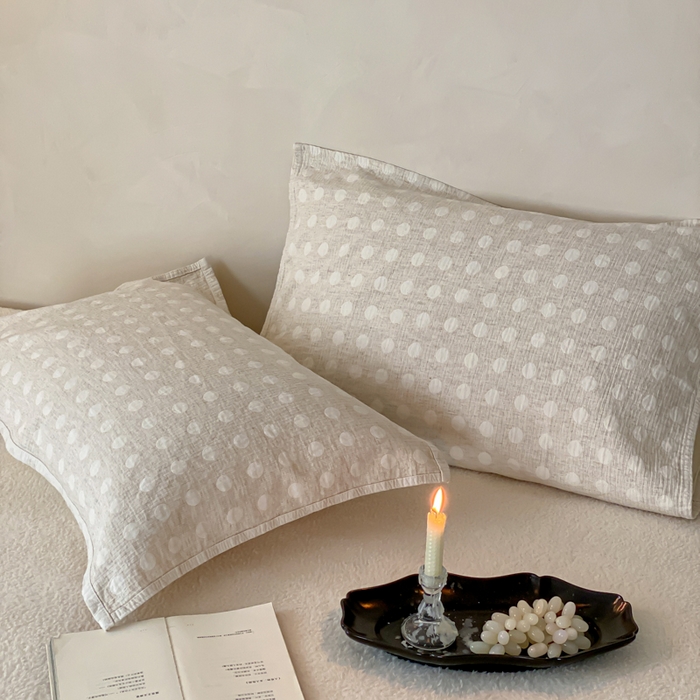 91家纺网 家纺一手货源 找家纺 麻依 2026新款四层纱布亚麻枕巾棉麻 圆点