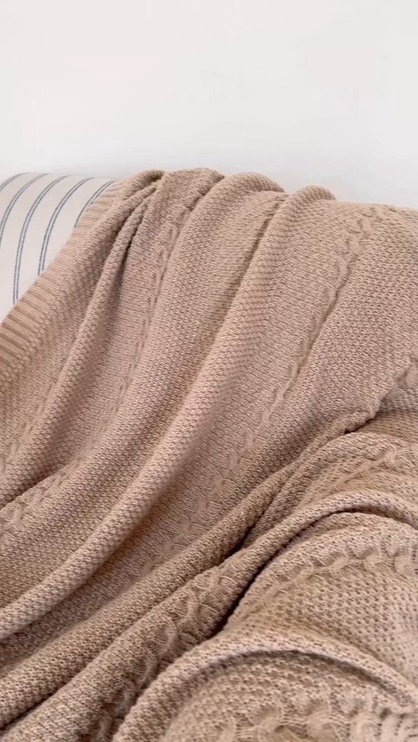 91家纺网 家纺一手货源 找家纺 丹本家纺 2026新款针织毛毯鹿毛绒纯色流苏航空休闲毯办公午睡盖毯多功能装饰毯 丁香咖