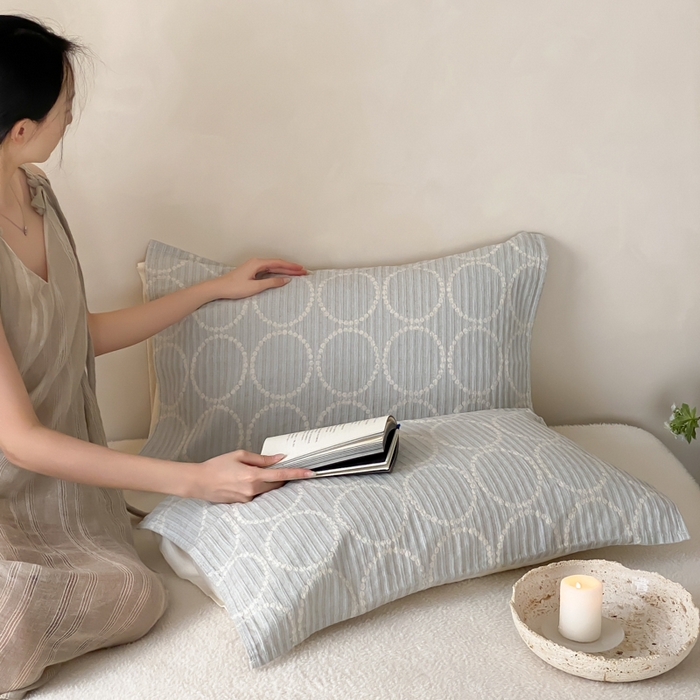 91家纺网 家纺一手货源 找家纺 麻依 2026新款四层纱布亚麻枕巾棉麻 源梦