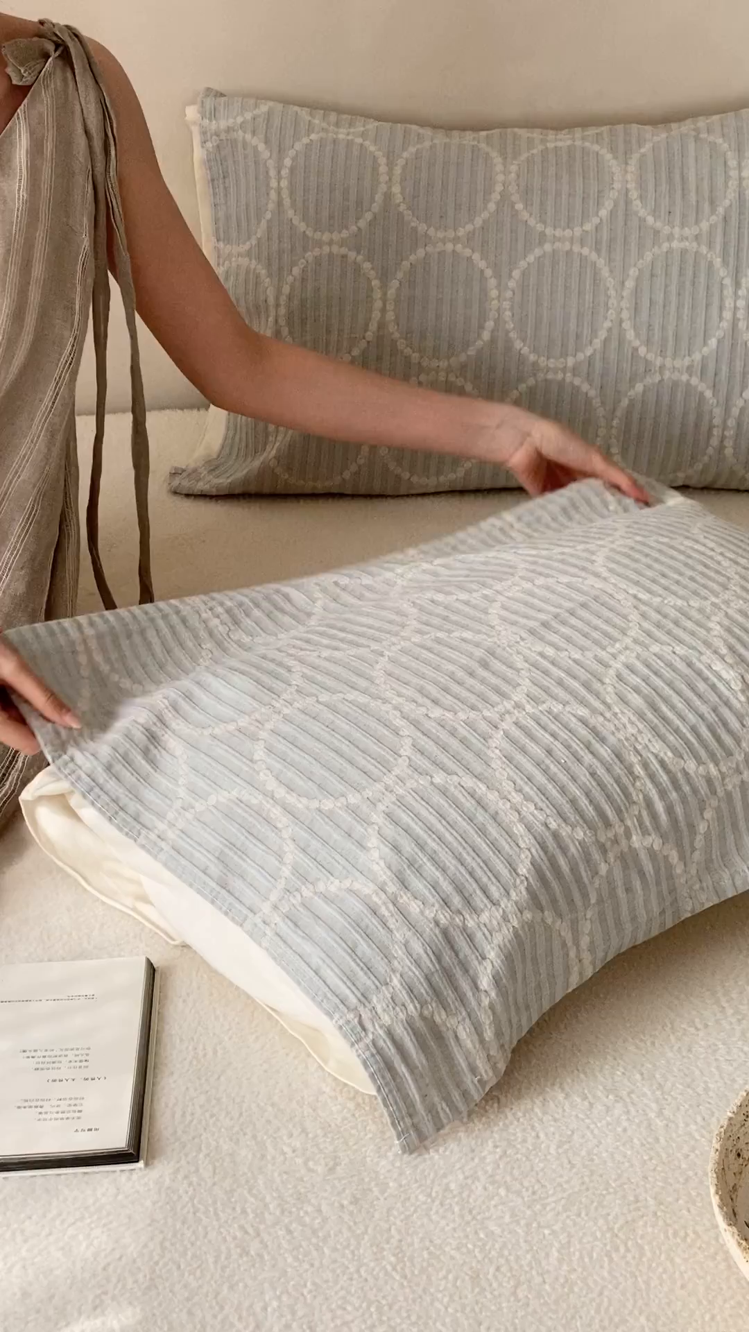 91家纺网 家纺一手货源 找家纺 麻依 2026新款四层纱布亚麻枕巾棉麻 源梦