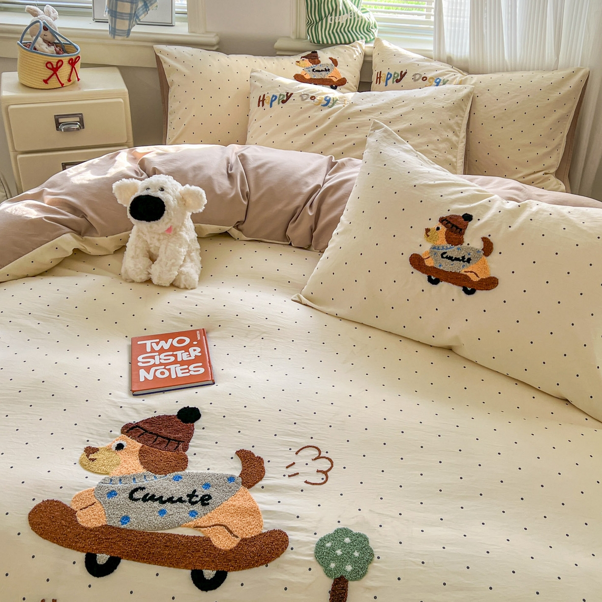 91家纺网 家纺一手货源 找家纺 一比一家纺 2026新款仿棉毛巾绣四件套 趴趴小狗