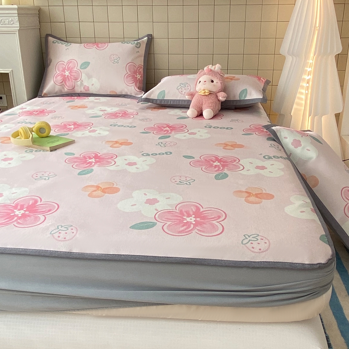 91家纺网 家纺一手货源 找家纺 金盛纺 2026新款A类数码印花冰丝席(可定制)-床笠款 花间甜语