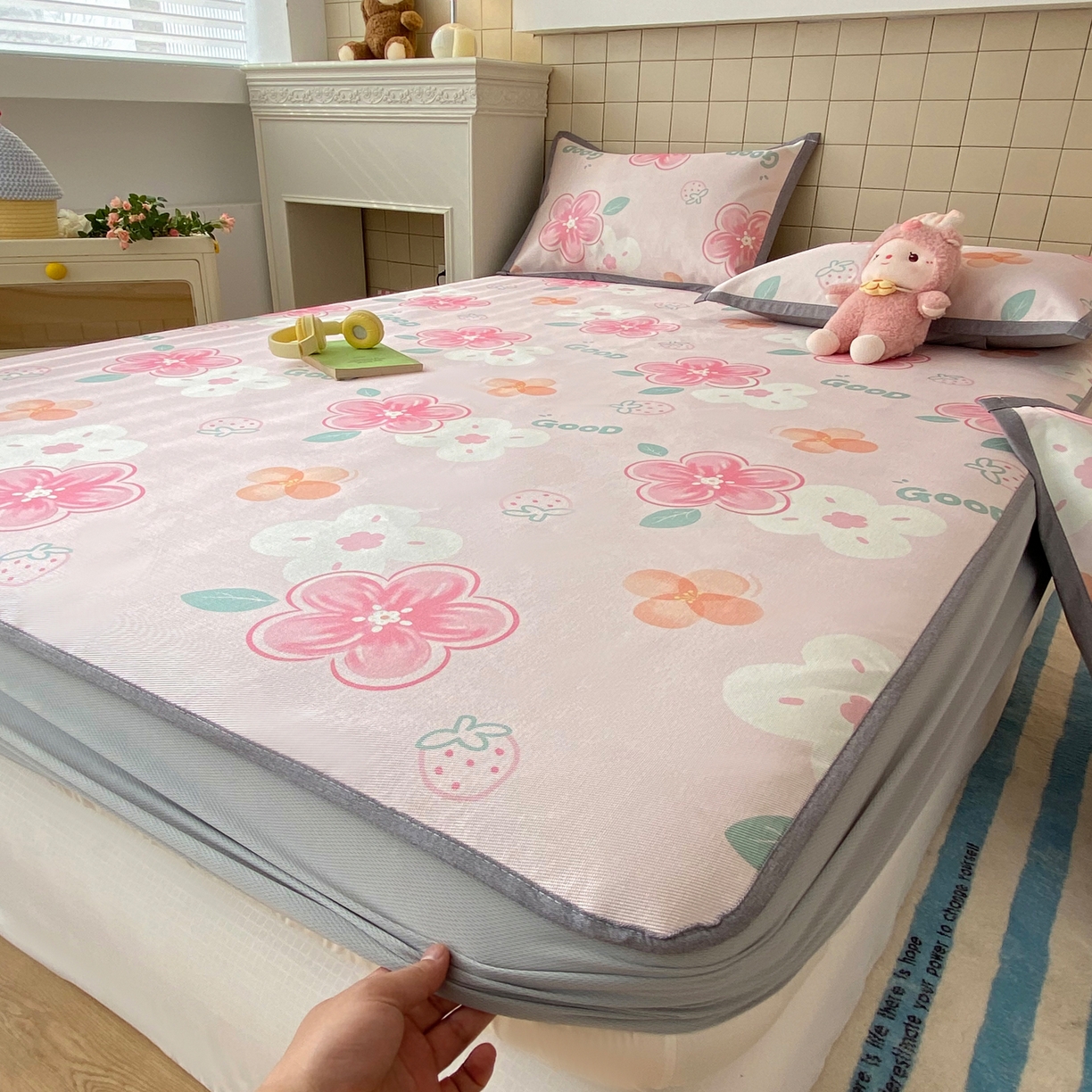 91家纺网 家纺一手货源 找家纺 金盛纺 2026新款A类数码印花冰丝席(可定制)-床笠款 花间甜语