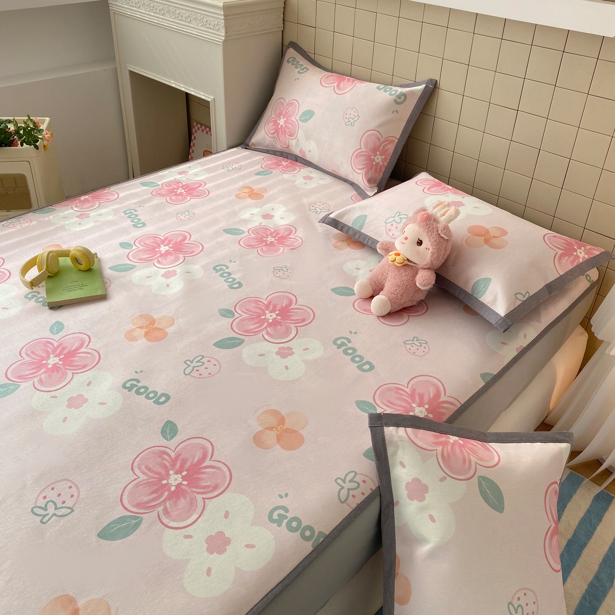 91家纺网 家纺一手货源 找家纺 金盛纺 2026新款A类数码印花冰丝席(可定制)-床笠款 花间甜语