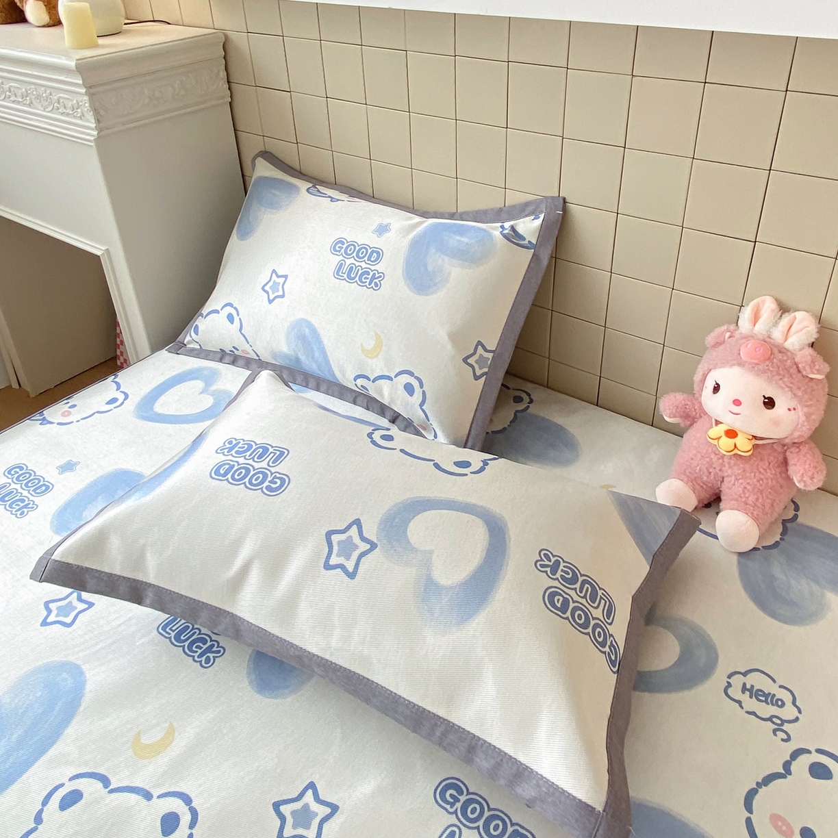 91家纺网 家纺一手货源 找家纺 金盛纺 2026新款A类数码印花冰丝席(可定制)-床笠款 星月小熊