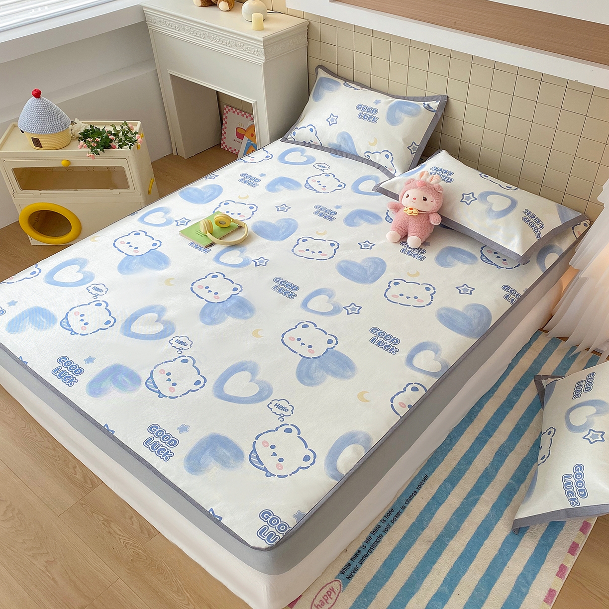 91家纺网 家纺一手货源 找家纺 金盛纺 2026新款A类数码印花冰丝席(可定制)-床笠款 星月小熊