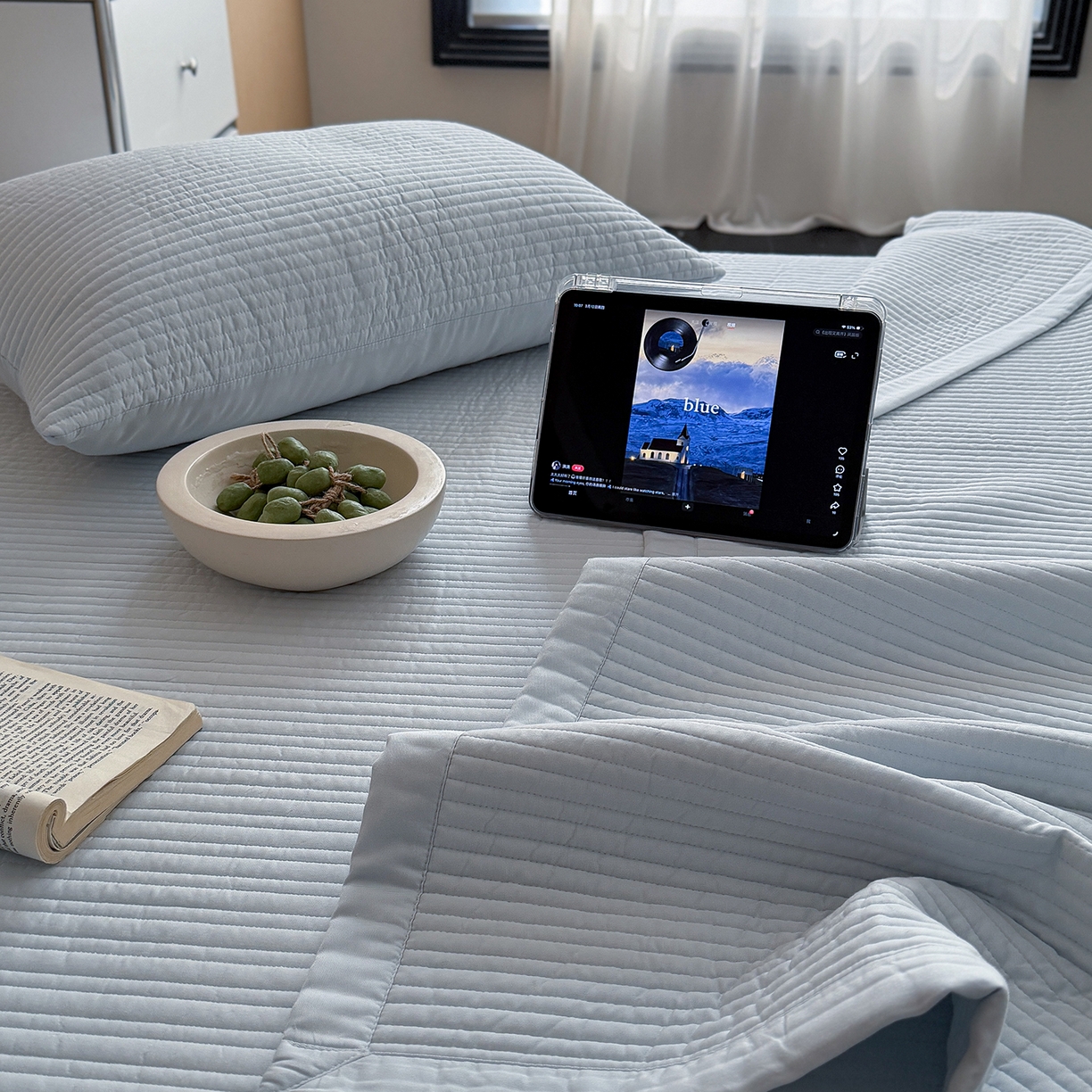 91家纺网 家纺一手货源 找家纺 漫调家纺 2026新款韩国莫代尔夏被床盖系列-宽边直条款 海盐蓝