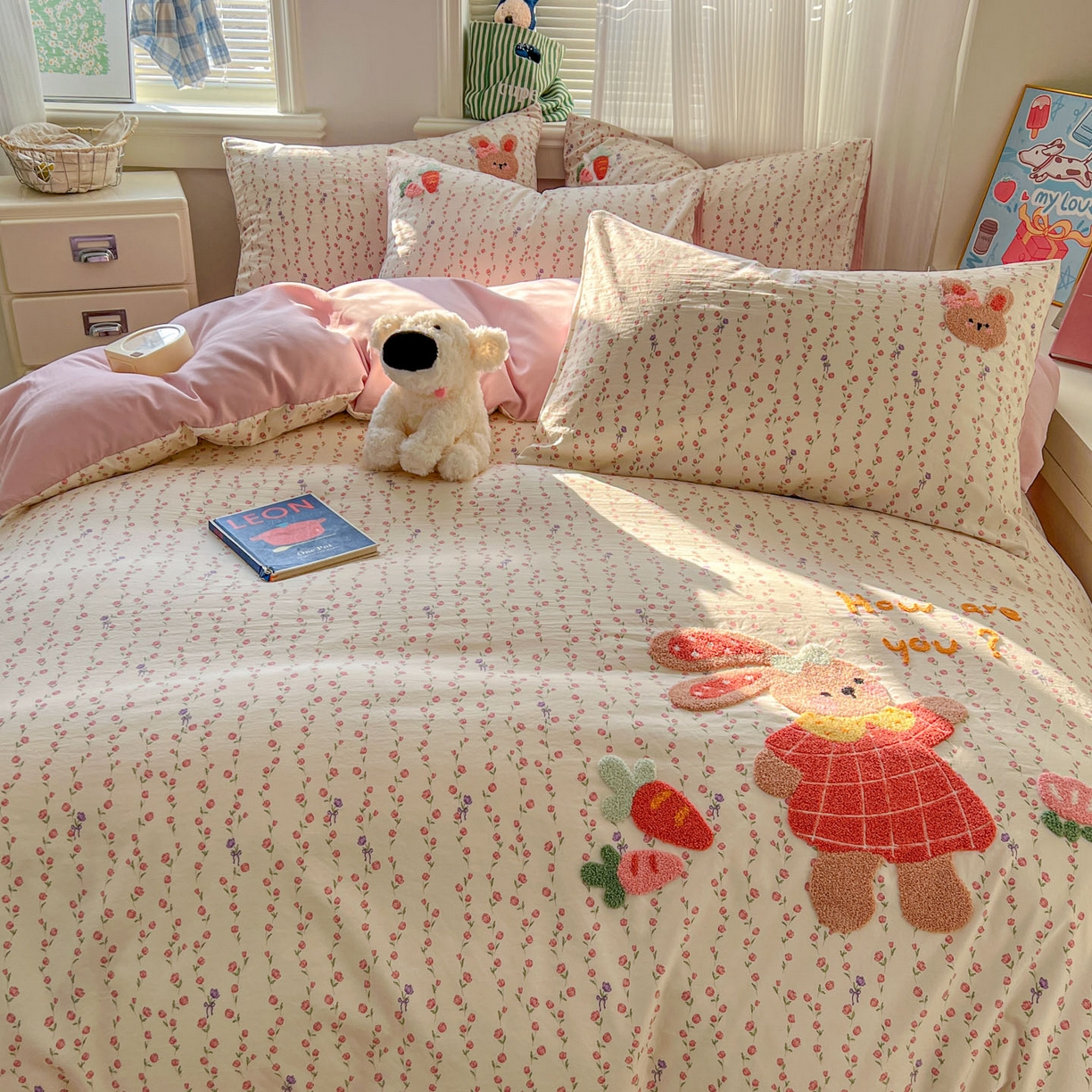 91家纺网 家纺一手货源 找家纺 一比一家纺 2026新款仿棉毛巾绣四件套 粉花兔仔