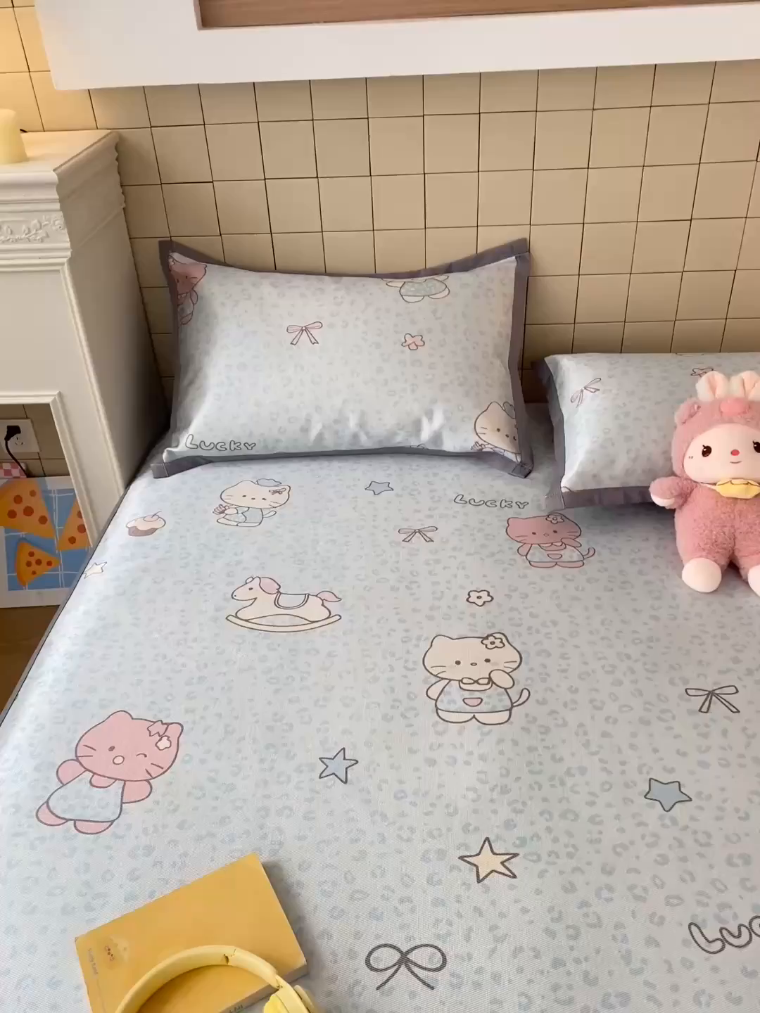 91家纺网 家纺一手货源 找家纺 金盛纺 2026新款A类数码印花冰丝席(可定制)-床笠款 蓝猫