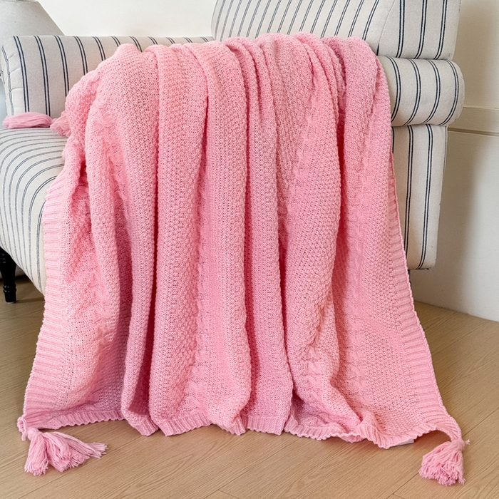 91家纺网 家纺一手货源 找家纺 丹本家纺 2026新款针织毛毯鹿毛绒纯色流苏航空休闲毯办公午睡盖毯多功能装饰毯 玫瑰粉