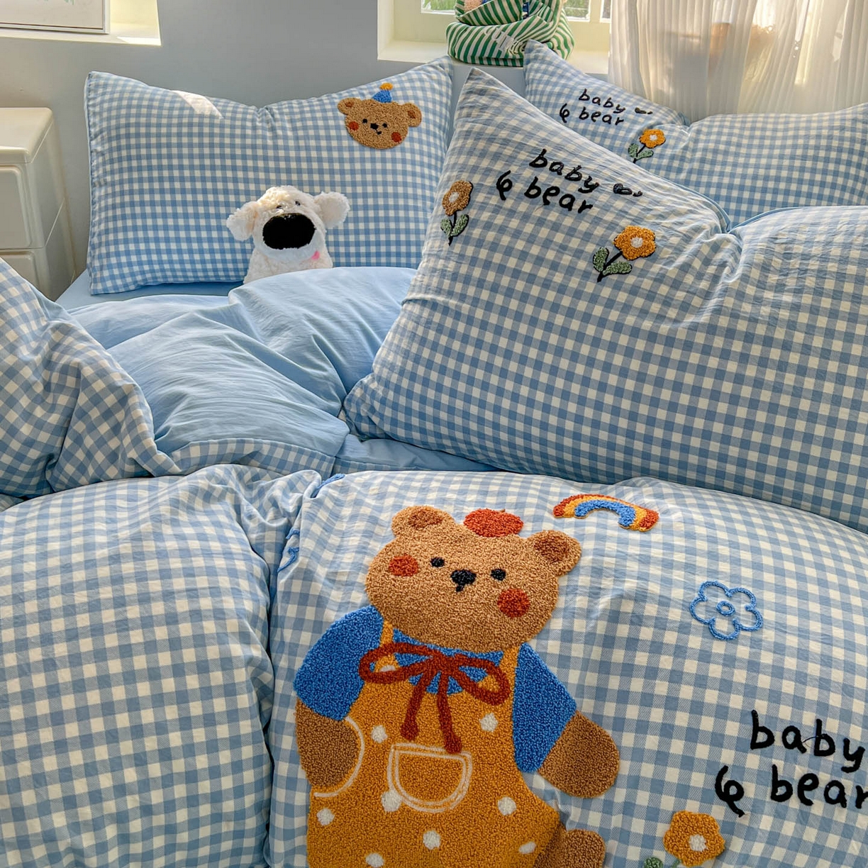 91家纺网 家纺一手货源 找家纺 一比一家纺 2026新款仿棉毛巾绣四件套 蓝格小熊