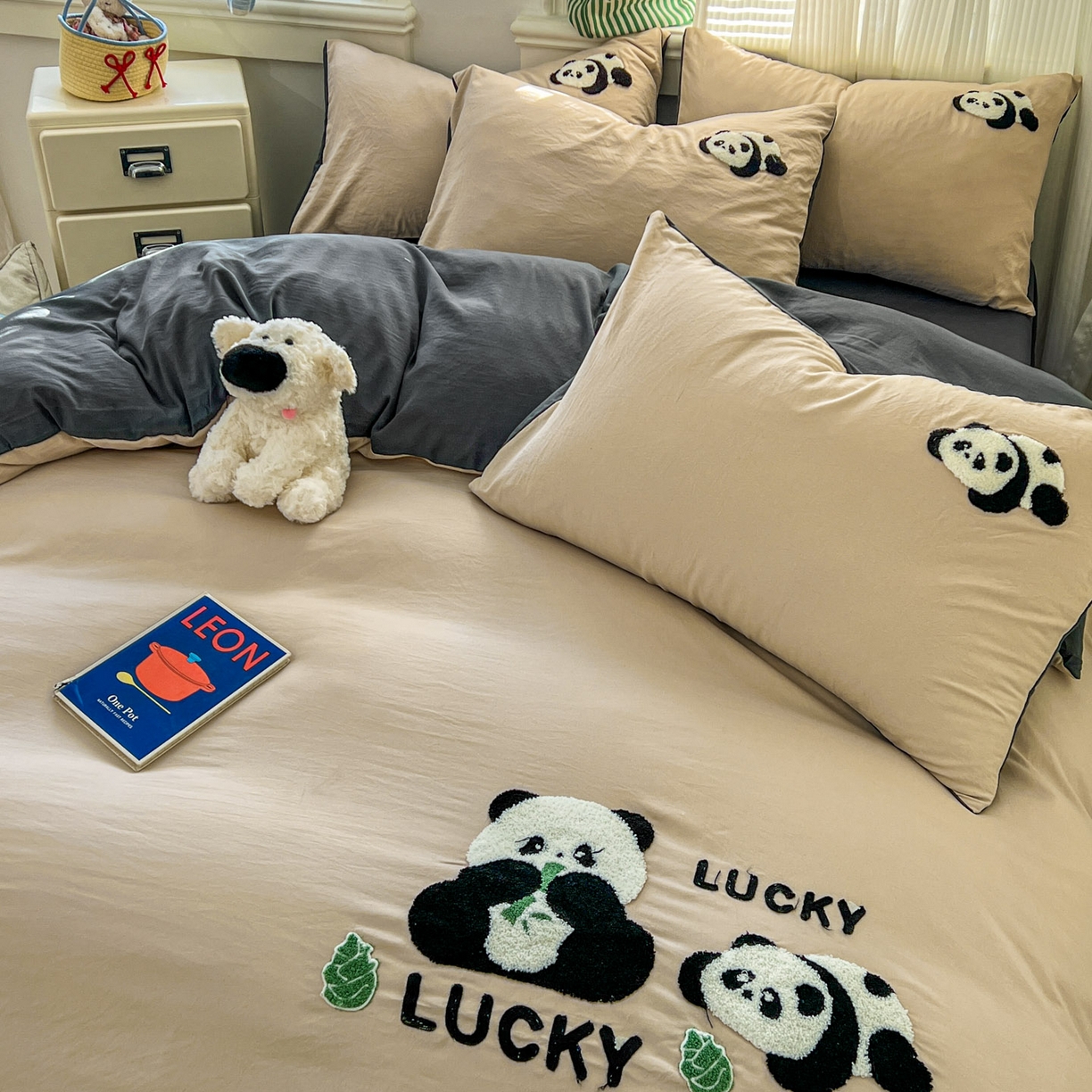 91家纺网 家纺一手货源 找家纺 一比一家纺 2026新款仿棉毛巾绣四件套 米色熊猫