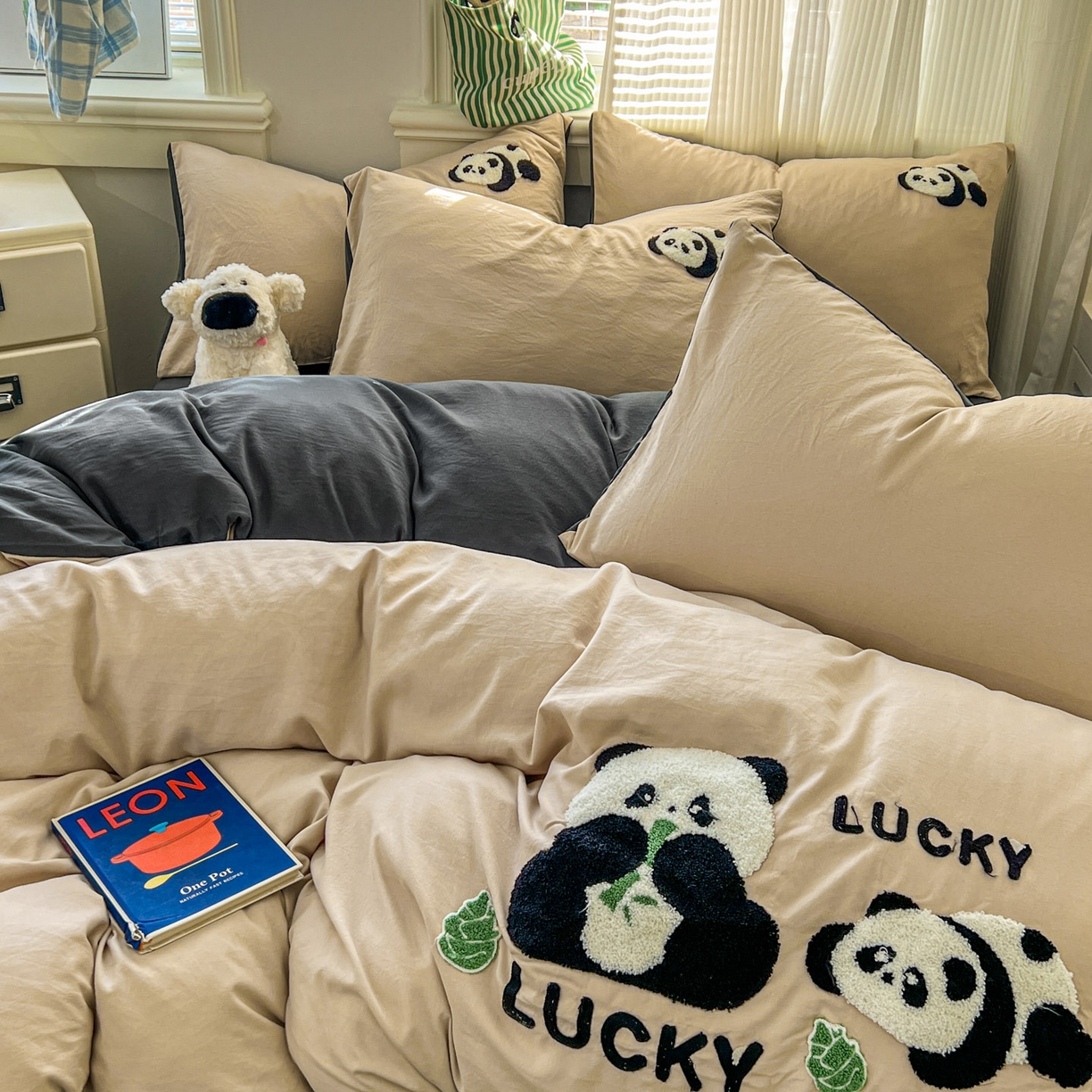 91家纺网 家纺一手货源 找家纺 一比一家纺 2026新款仿棉毛巾绣四件套 米色熊猫