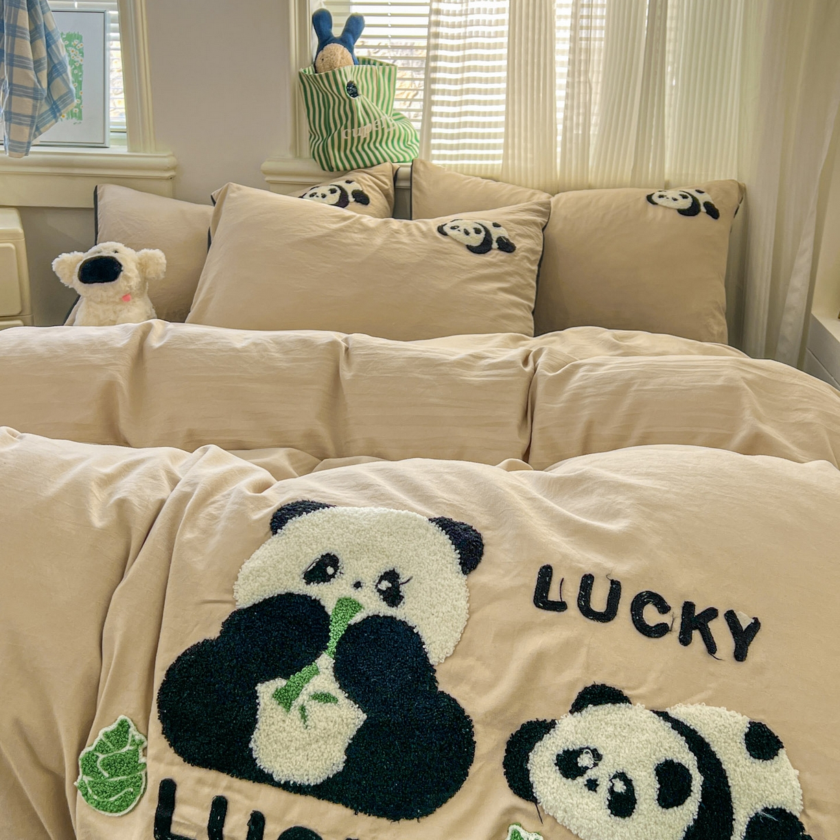 91家纺网 家纺一手货源 找家纺 一比一家纺 2026新款仿棉毛巾绣四件套 米色熊猫