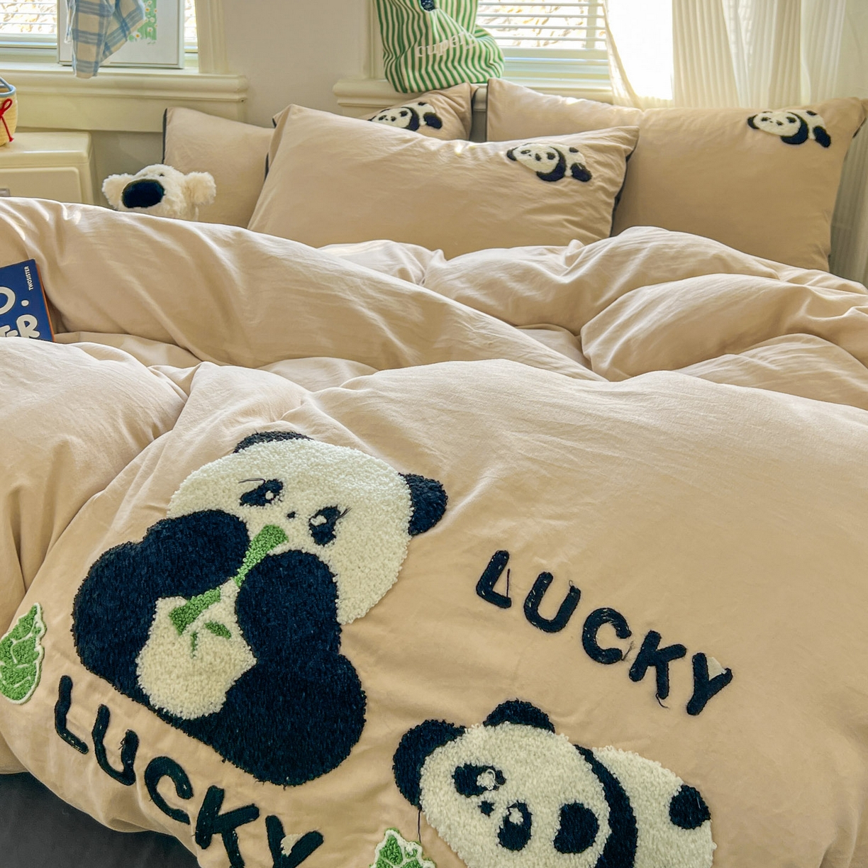 91家纺网 家纺一手货源 找家纺 一比一家纺 2026新款仿棉毛巾绣四件套 米色熊猫