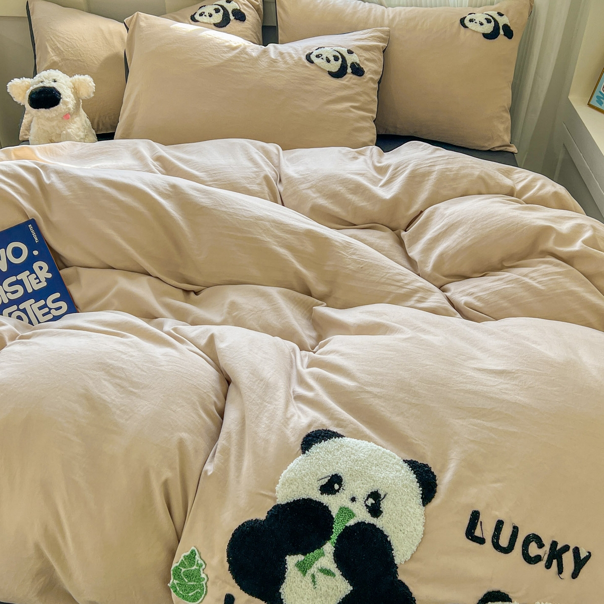 91家纺网 家纺一手货源 找家纺 一比一家纺 2026新款仿棉毛巾绣四件套 米色熊猫