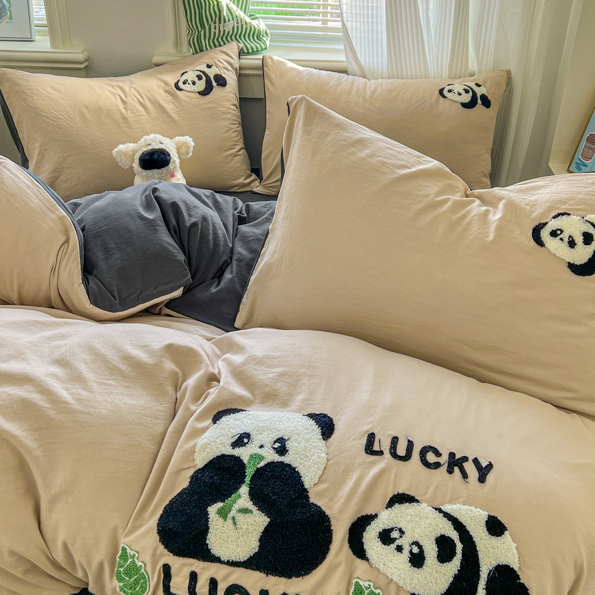 91家纺网 家纺一手货源 找家纺 一比一家纺 2026新款仿棉毛巾绣四件套 米色熊猫
