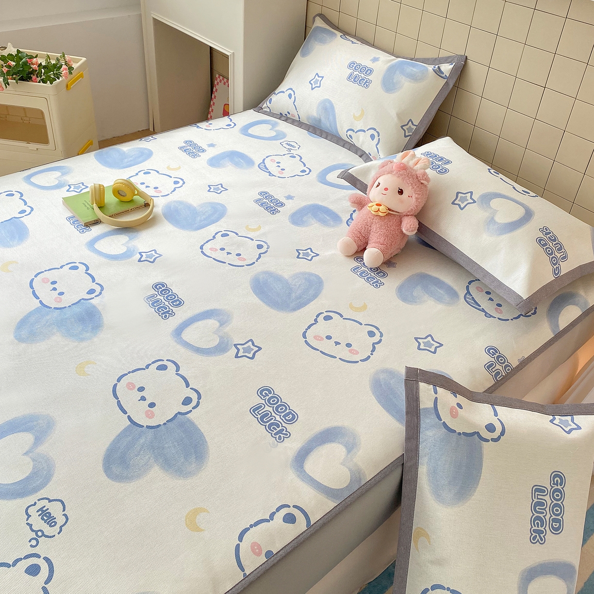 91家纺网 家纺一手货源 找家纺 金盛纺 2026新款A类数码印花冰丝席(可定制)-床笠款 星月小熊