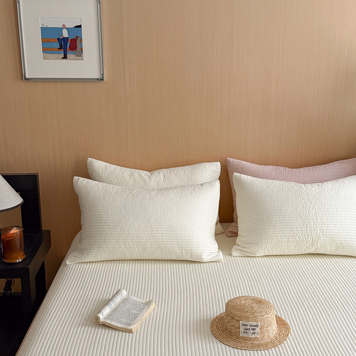 91家纺网 家纺一手货源 找家纺 漫调家纺 2026新款韩国莫代尔夏被床盖系列-宽边直条款 奶杏