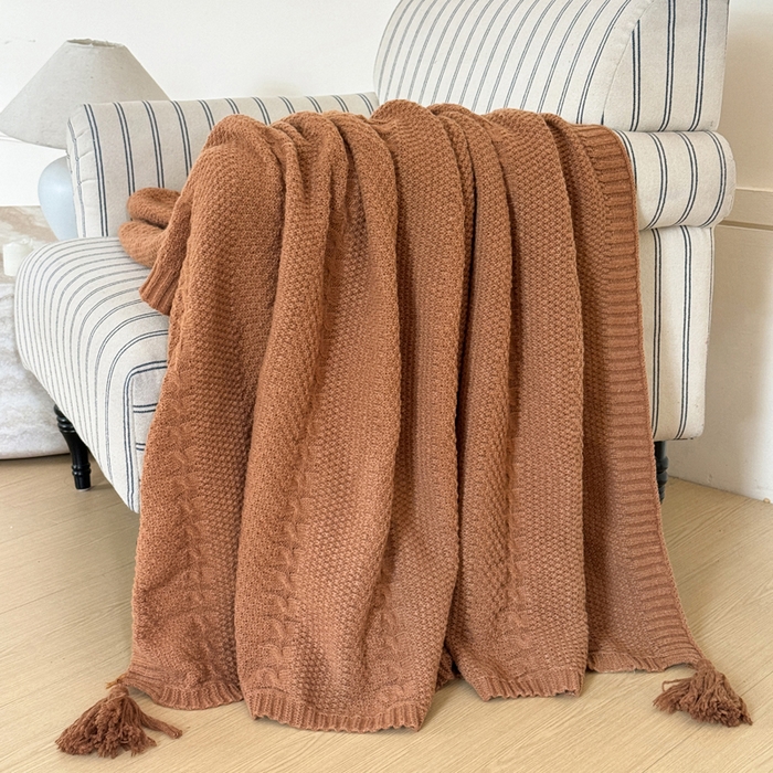 91家纺网 家纺一手货源 找家纺 丹本家纺 2026新款针织毛毯鹿毛绒纯色流苏航空休闲毯办公午睡盖毯多功能装饰毯 驼棕