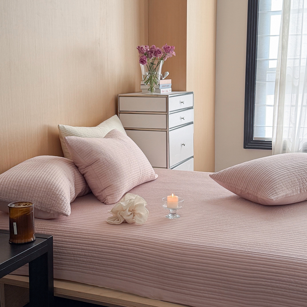 91家纺网 家纺一手货源 找家纺 漫调家纺 2026新款韩国莫代尔夏被床盖系列-宽边直条款 柔粉