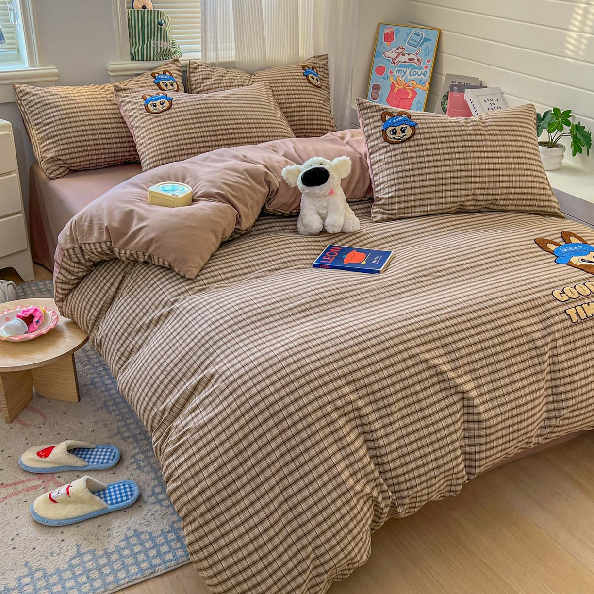 91家纺网 家纺一手货源 找家纺 一比一家纺 2026新款仿棉毛巾绣四件套 棕格布布